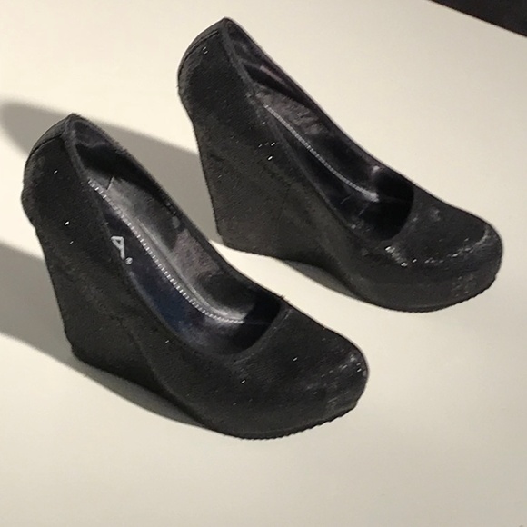Mia Jem Black Glitter Platform Wedges - Picture 2 of 8